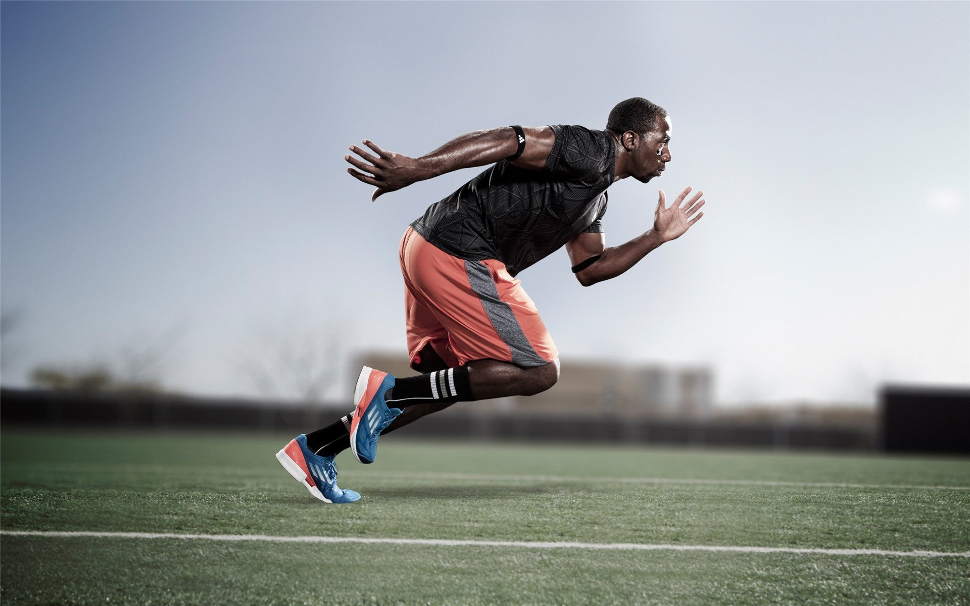 詹姆斯末节爆发砍40+三双,湖人逆转掘金挺进西决!