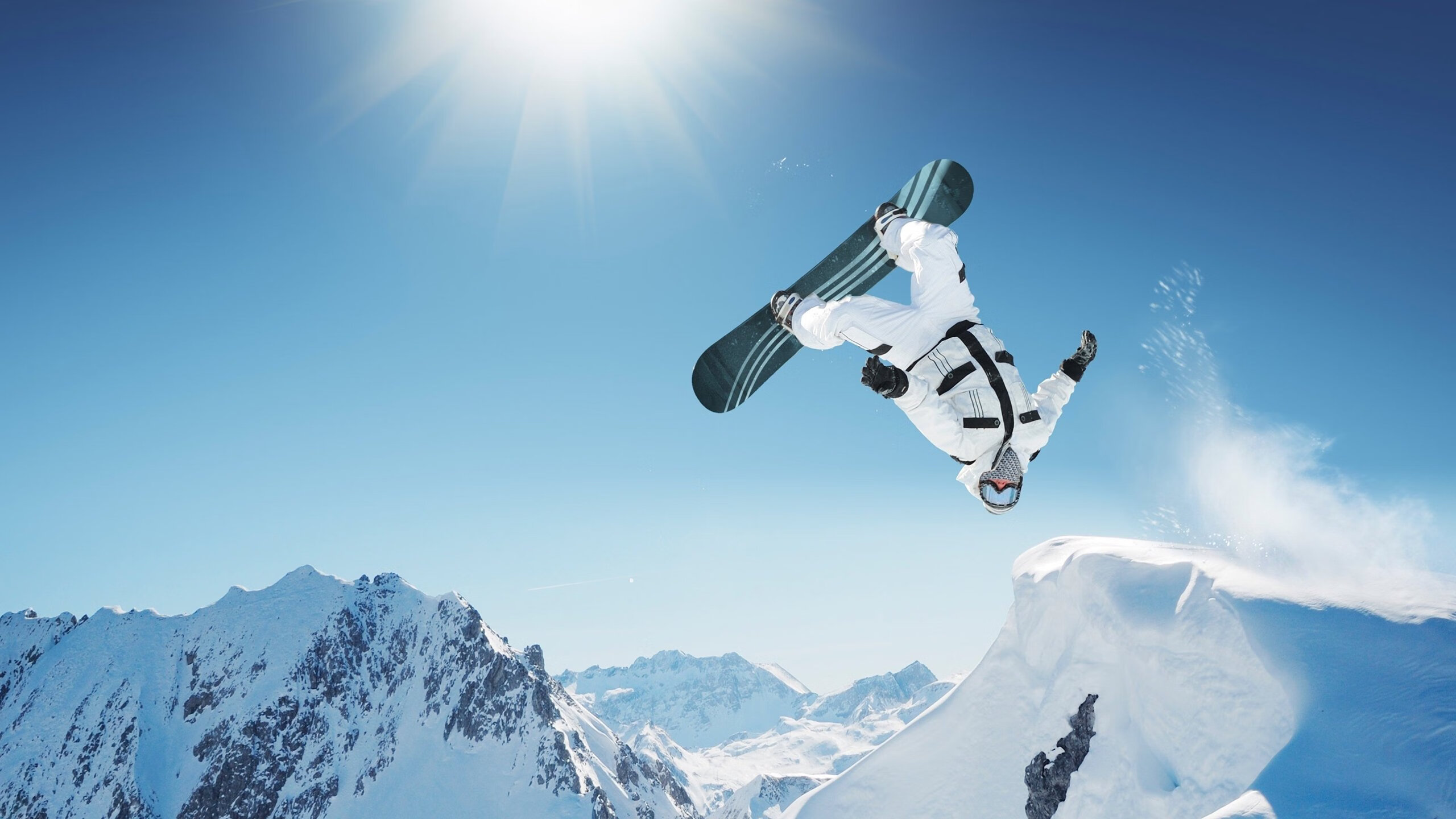 温网2024,阿尔卡拉斯逆转夺冠,斯瓦泰克首夺草地大满贯