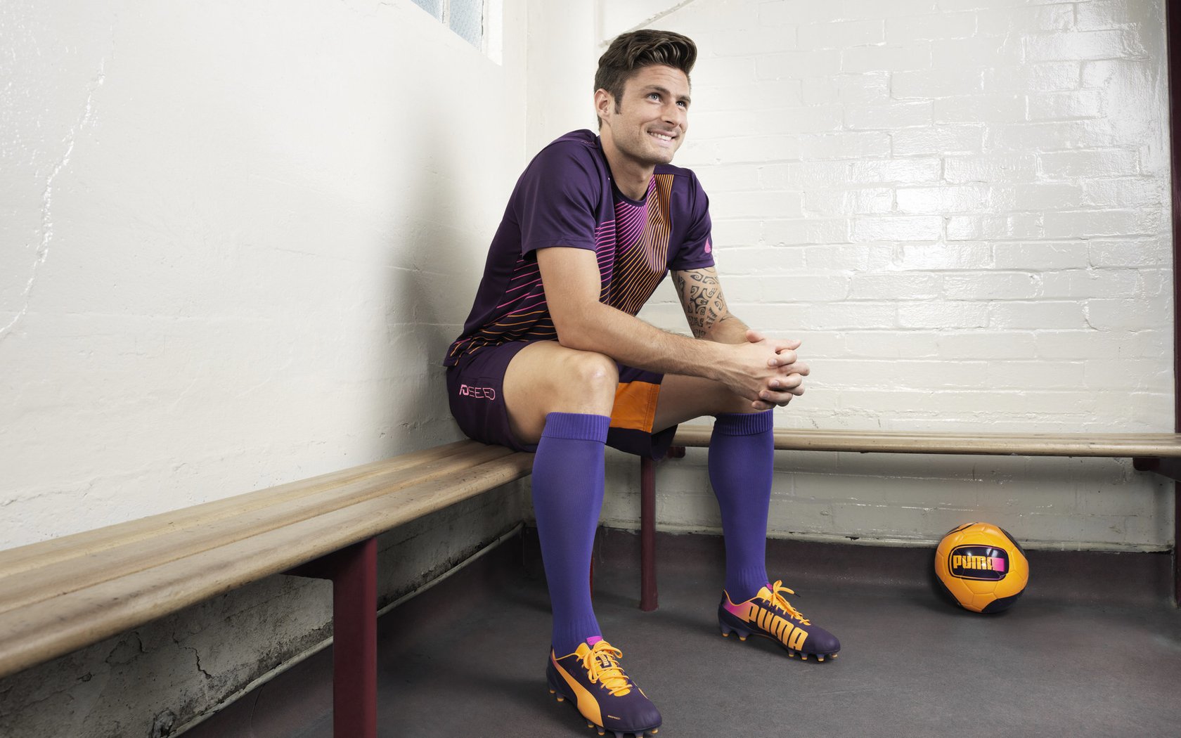 2026年世界杯预选赛激战正酣，多支豪门球队提前锁定席位，亚洲区竞争白热化